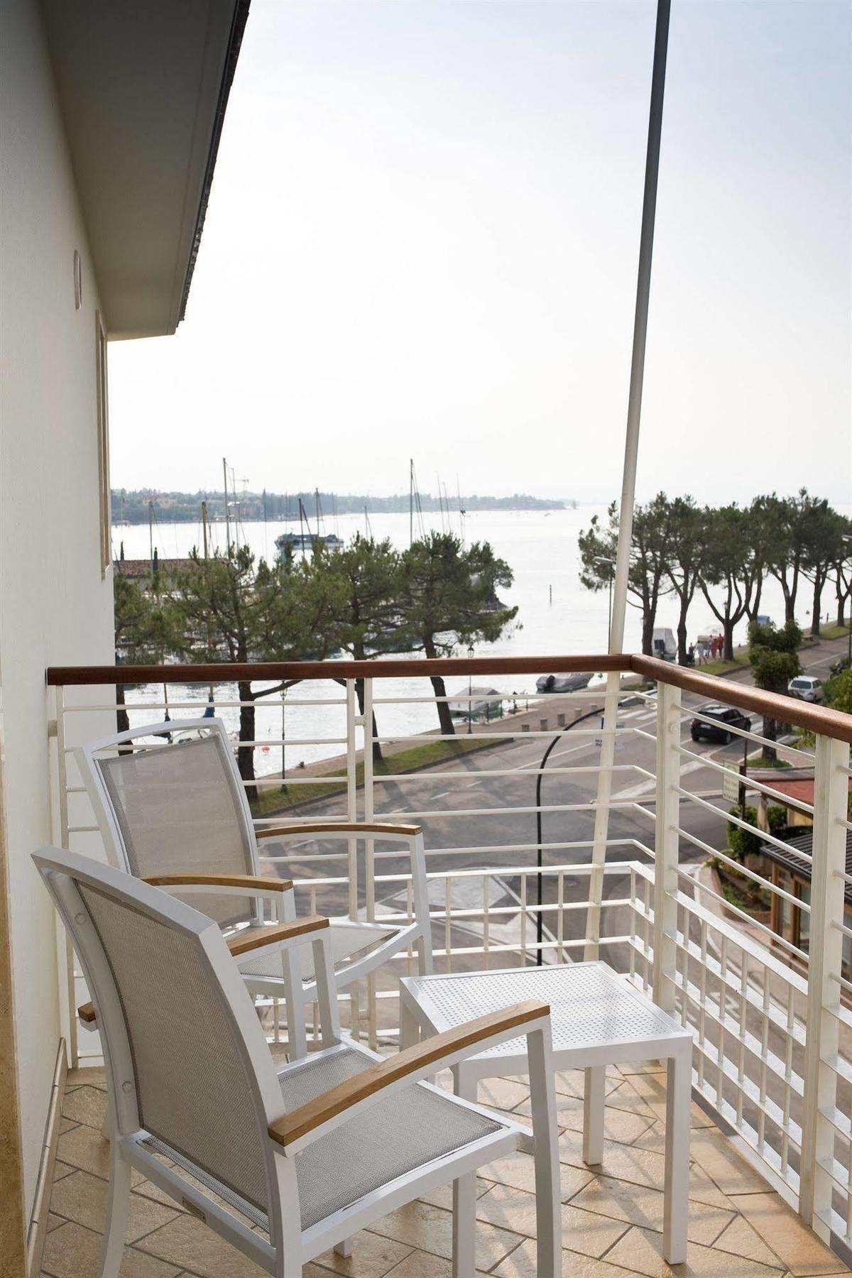 Hotel Acquadolce بسكييرا ديل غاردا المظهر الخارجي الصورة